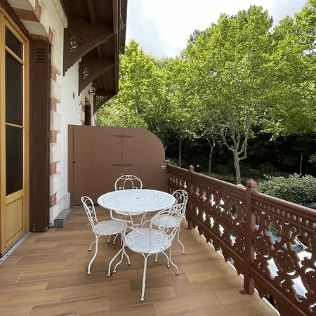 Avec Terrasse Et Parking A - Fr-1-420-138 *